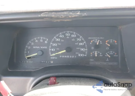 1998 Chevrolet C1500 Fleetside z USA, uszkodzony, nr VIN 2GCEC19R5W1151255